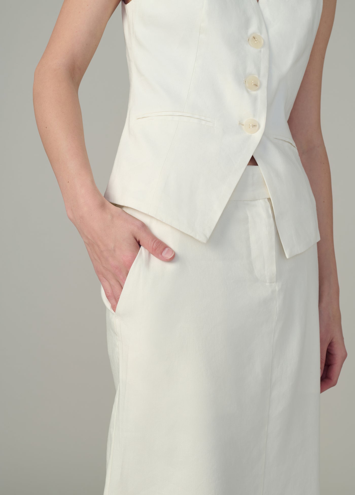 THE MAEVE TAILORED MIDI SKIRT - Image 5